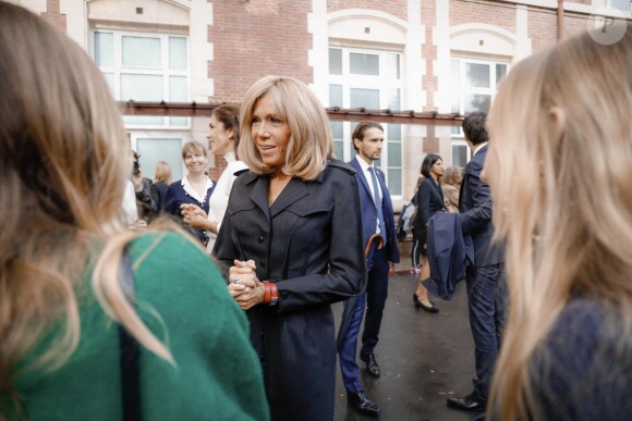 Brigitte Macron lors de la visite de la cité scolaire Alphonse de Lamartine à Paris le 9 octobre 2019. © Hamilton / Pool / Bestimage