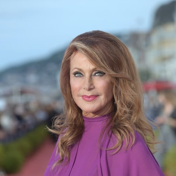 Julie Pietri - Tapis rouge - Soirée de gala lors du 33ème Festival du Film de Cabourg, le 14 juin 2019. © Giancarlo Gorassini/Bestimage