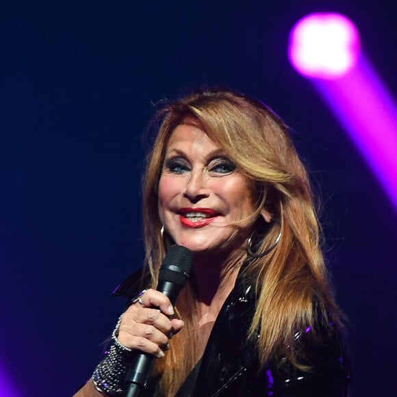 Julie Pietri lors du concert "Stars 80" au Palais Nikaïa à Nice, le 6 décembre 2018. © Lionel Urman/Bestimage