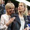 Brigitte Trogneux sa fille Tiphaine Auzière - La famille, les amis et soutiens d'Emmanuel Macron dans les tribunes lors du grand meeting d'Emmanuel Macron, candidat d'En Marche! à l'élection présidentielle 2017, à l'AccorHotels Arena à Paris, France, le lundi 17 avril 2017. © Dominique Jacovides-Sébastien Valiela/Bestimage