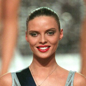 Sylvie Tellier - Election de Miss France 2002, à Mulhouse. Le 9 décembre 2001.