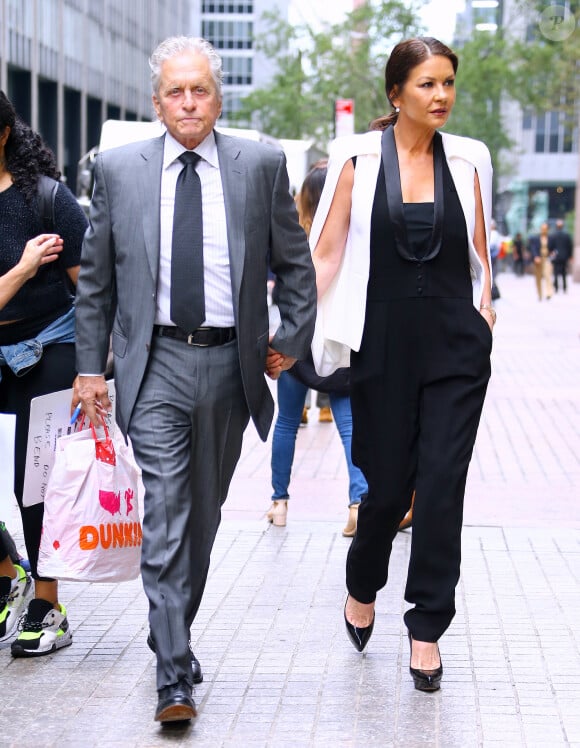 Michael Douglas et sa femme Catherine Zeta-Jones arrivent au Paley Media Center à New York, le 12 septembre 2019.