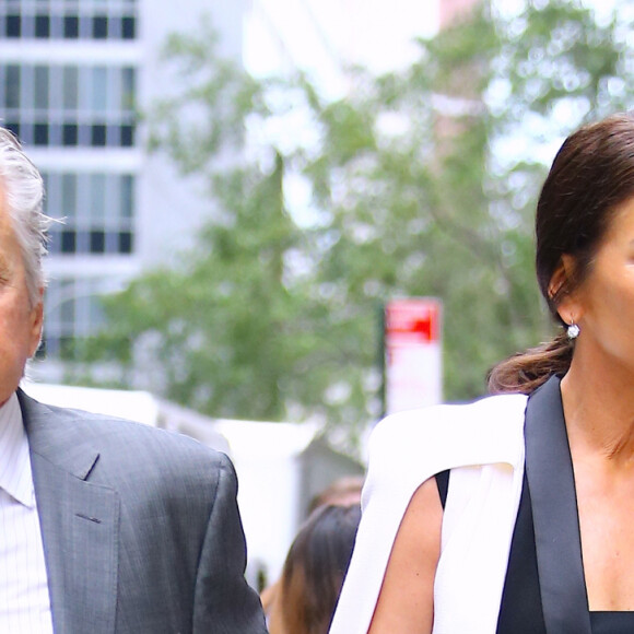 Michael Douglas et sa femme Catherine Zeta-Jones arrivent au Paley Media Center à New York, le 12 septembre 2019.
