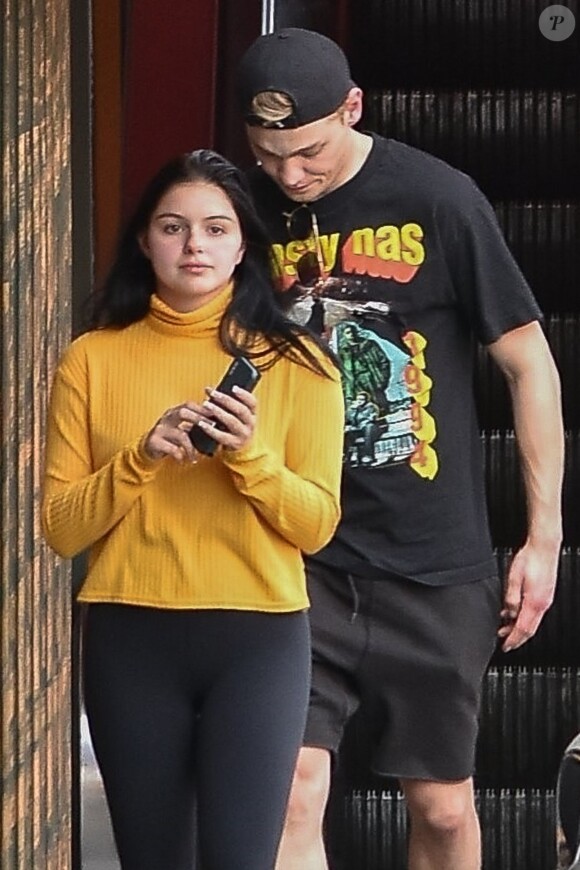 Exclusif - Ariel Winter et son compagnon Levi Meaden sont allés déjeuner en amoureux à Studio City, le 1er novembre 2018
