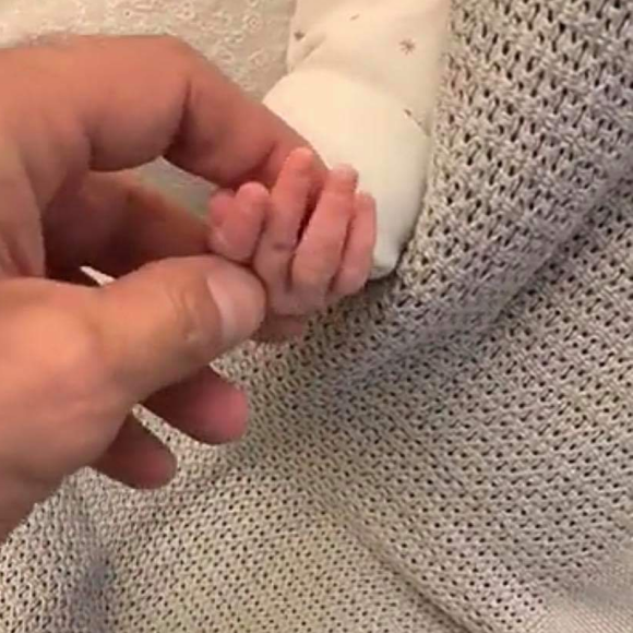 Nabilla et Thomas parents : les premières visites à la maternité le 13 octobre 2019.