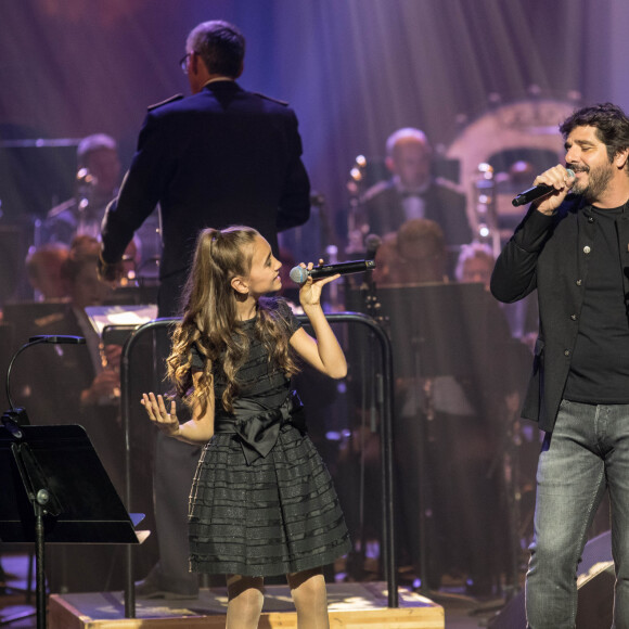Angelina (The Voice Kids) et Patrick Fiori - Concert caritarif "Rêves de Gosse" organisé par l'association "Les Chevaliers du Ciel" au théâtre des Champs-Elysées à Paris le 9 octobre 2019. © Jeremy Melloul/Bestimage