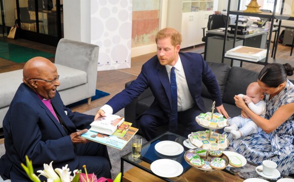 Le prince Harry, duc de Sussex, et Meghan Markle, duchesse de Sussex, avec leur fils Archie ont rencontré l'archevêque Desmond Tutu et sa femme à Cape Town, Afrique du Sud. Le 25 septembre 2019
