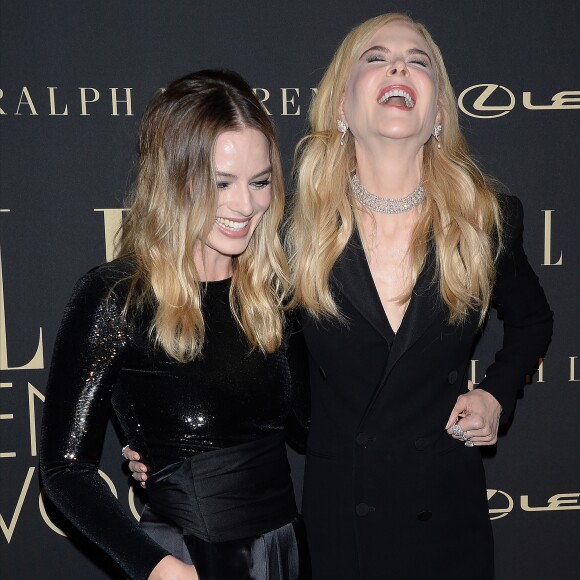 Margot Robbie et Nicole Kidman lors de la soirée ELLE Women In Hollywood à l'hôtel Four Seasons à Beverly Hills, le 14 octobre 2019.