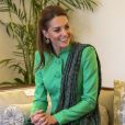 Le prince William, duc de Cambridge, et Catherine (Kate) Middleton, duchesse de Cambridge, en entretien avec la président pakistanais Arif Alvi à sa résidence présidentielle d'Islamabad, dans le cadre de leur visite officielle de 5 jours. Pakistan, le 15 octobre 2019.