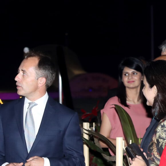 Catherine Kate Middleton, le prince William , Thomas Drew et sa femme Joanna - Le duc et la duchesse de Cambridge lors d'une réception offerte par le haut commissaire britannique à Islamabad, Pakistan le 15 octobre 2019.  The Duke and Duchess of Cambridge arrive to attend a reception hosted by the British High Commissioner to Pakistan Thomas Drew CMG (right), with his wife Joanna (left) at the National Monument in Islamabad during the second day of the royal visit to Pakistan.15/10/2019 - Islamabad