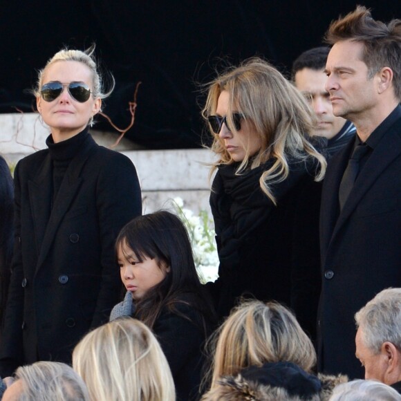 Brigitte Macron, Laeticia Hallyday et ses filles Joy et Jade, Laura Smet, David Hallyday - Arrivées des personnalités en l'église de La Madeleine pour les obsèques de Johnny Hallyday à Paris le 8 decembre 2017. © Veeren/Bestimage