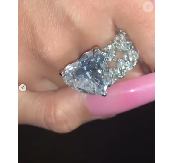 L'immense diamant offert par Offset à sa compagne Cardi B pour son anniversaire- 12 octobre 2019.
