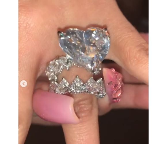 L'immense diamant offert par Offset à sa compagne Cardi B pour son anniversaire- 12 octobre 2019.