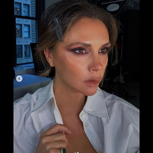 Victoria Beckham, maquillée en Victoria Beckham Beauty. Octobre 2019.