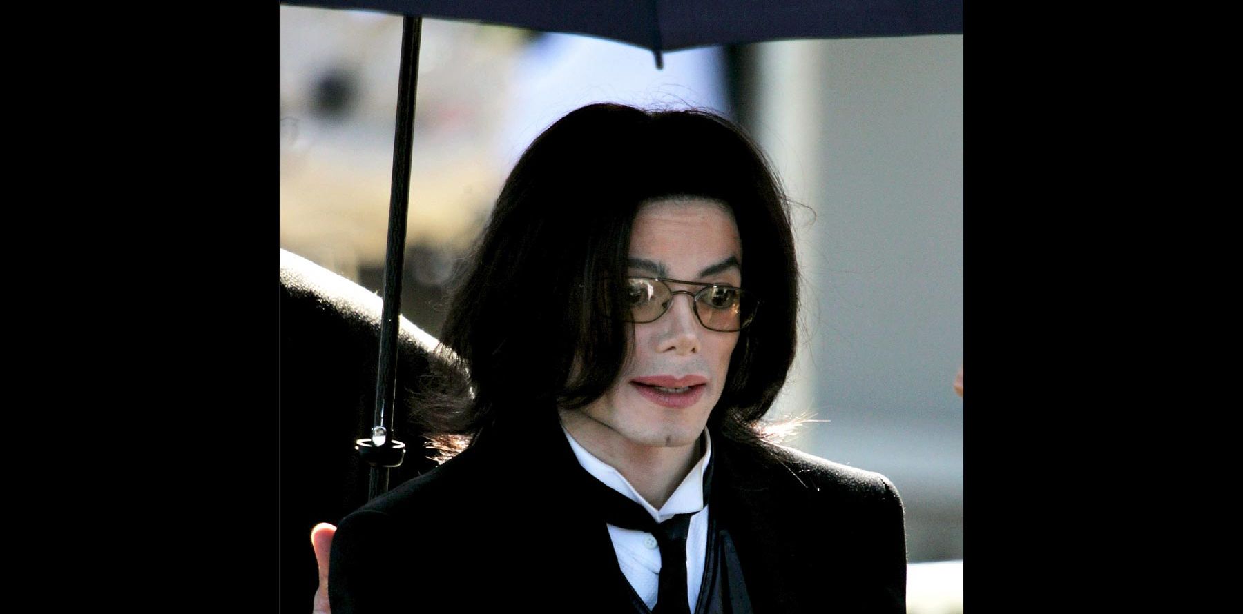 Michael Jackson Est T'il Vraiment Mort 20 jours après la mort de Michael Jackson : De très forts soupçons sur