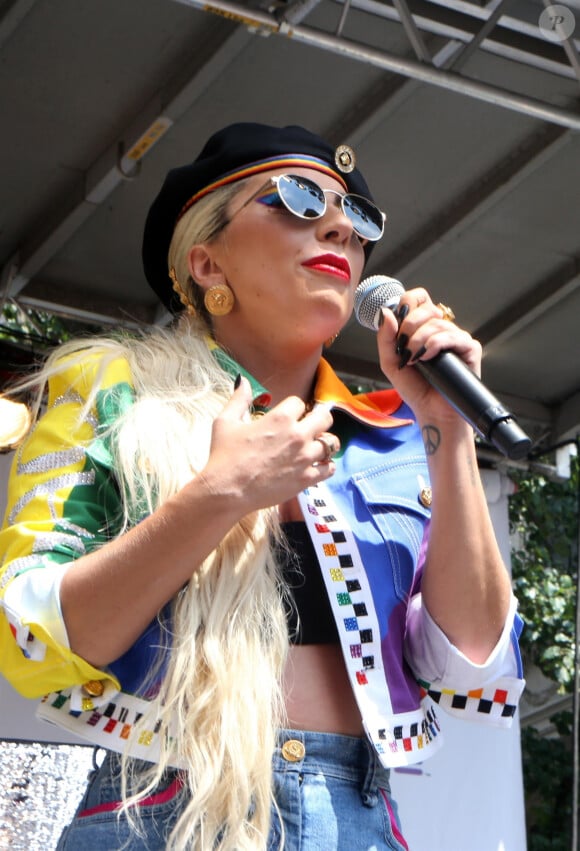 Lady Gaga - Personnalités lors de la Gay Pride à New York, le 28 Juin 2019