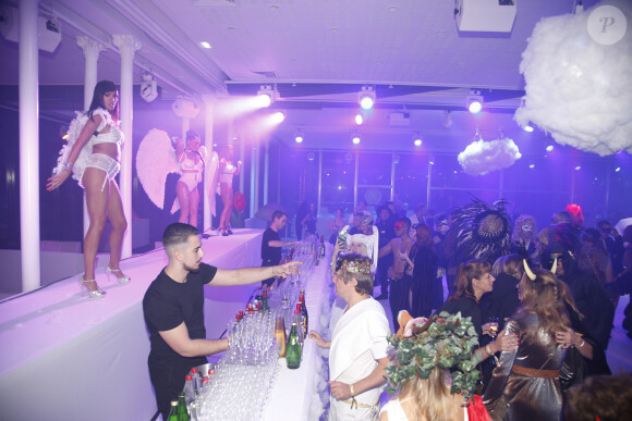 Illustration - Soirée "Bal Masqué" pour le 40ème anniversaire de la société Dorcel au Pavillon d'Armenonville à Paris, le 18 octobre 2019. © Christophe Aubert via Bestimage