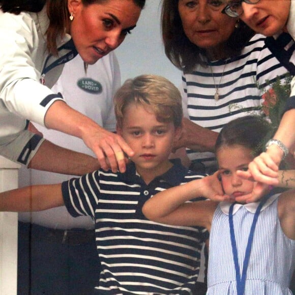 Le prince George et la princesse Charlotte de Cambridge avec leur mère Kate Middleton - Le duc et la duchesse de Cambridge à la remise de prix de la régate King's Cup à Cowes le 8 août 2019.