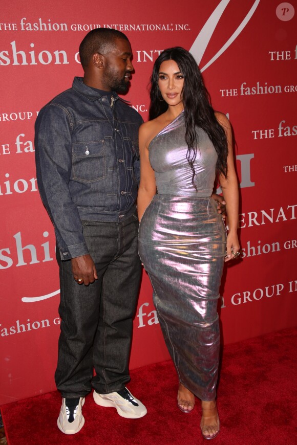 Kanye West et Kim Kardashian au photocall de la soirée "2019 Fashion Group International Night of Stars Gala" à New York, le 24 octobre 2019. © Sonia Moskowitz-Globe Photos via Zuma Press/Bestimage