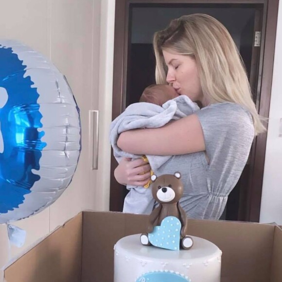 Jessica Thivenin et Thibault Garcia fêtent l'arrivée de Maylone à la maison (octobre 2019).