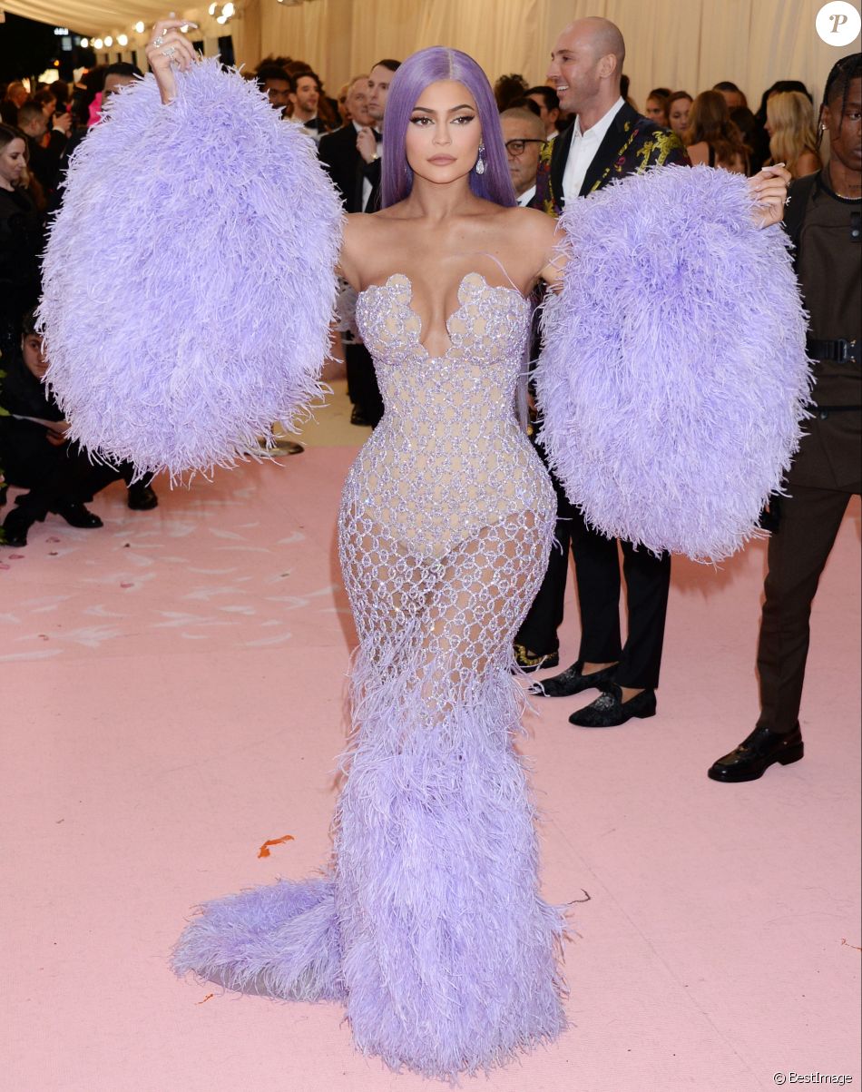 Kylie Jenner assiste à la 71ème édition du MET Gala (Met Ball, Costume