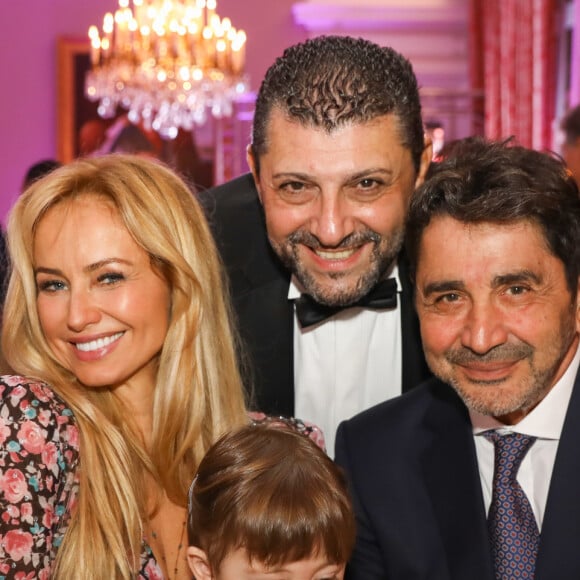 Exclusif - Aram Ohanian, sa femme Adriana Karembeu, leur fille Nina Ohanian et Richard Findykian à la soirée caritative organisée au Palais du Pharo, au profit de l'école arménienne Abovian. Marseille, le 26 octobre 2019. © Philippe Doignon / Bestimage