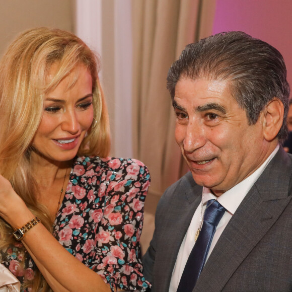 Exclusif - Adriana Karembeu, sa fille Nina Ohanian - Adriana reçoit la médaille Charles Aznavour à la soirée caritative organisée au Palais du Pharo, au profit de l'école arménienne Abovian. Marseille, le 26 octobre 2019. © Philippe Doignon / Bestimage