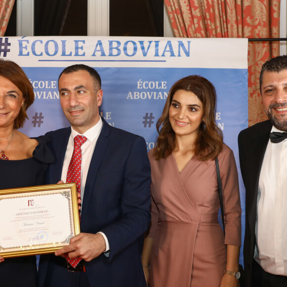 Evelyne Melkonian, Martine Vassal (présidente du conseil départemental des Bouches-du-Rhône), Karen Khurshudyan, Diana Gasparyan, Richard Findykian - Photocall de la soirée caritative organisée au Palais du Pharo, au profit de l'école arménienne Abovian. Marseille, le 26 octobre 2019. © Philippe Doignon / Bestimage