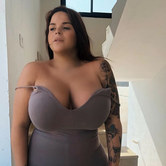 Sarah Fraisou (Les Anges 10 ) dévoile sa nouvelle silhouette sur Instagram. Mai 2018.