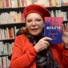 Exclusif - Régine dédicace son livre "Gueule de Nuit" à la librairie Albin Michel à Paris, le 21 novembre 2018. © Ramsamy Veeren/Bestimage