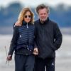 Exclusif - Meg Ryan et son fiancé John Mellencamp se baladent en famille sur une plage de l'île de Daufuskie en Caroline du Sud. Le 4 avril 2019.