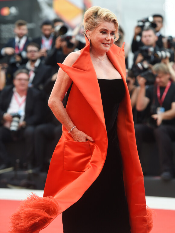 Catherine Deneuve lors de la projection du film "La Vérité" lors de la cérémonie d'ouverture du 76ème festival du film de Venise, la Mostra, sur le Lido au Palais du cinéma de Venise, Italie, le 28 août 2019.
