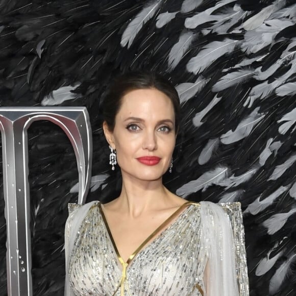 Angelina Jolie assiste à l'avant-première du film "Maléfique : Le Pouvoir du mal" à l'Imax Odeon de Londres, le 9 octobre 2019.