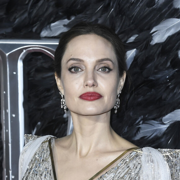 Angelina Jolie assiste à l'avant-première du film "Maléfique : Le Pouvoir du mal" à l'Imax Odeon de Londres, le 9 octobre 2019.