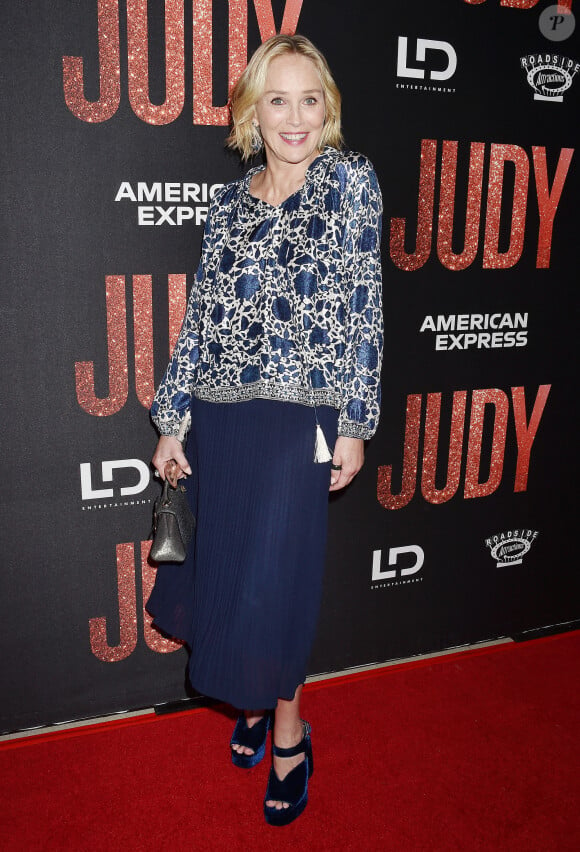 Sharon Stone sur le tapis rouge de la première du film"Judy" à Los Angeles. Le 20 septembre 2019.