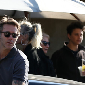 Le prince Emmanuel-Philibert de Savoie - Le prince Emmanuel-Philibert de Savoie est au volant de la voiture "Shelby Cobra" sport de Johnny avec Laeticia Hallyday direction le restaurant SoHo House de Malibu en famille à Los Angeles, le 3 novembre 2019.