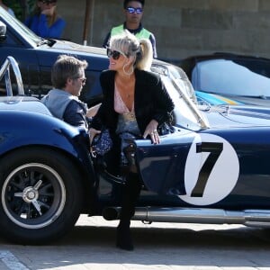 Le prince Emmanuel-Philibert de Savoie et Laeticia Hallyday - Le prince Emmanuel-Philibert de Savoie est au volant de la voiture "Shelby Cobra" sport de Johnny avec Laeticia Hallyday direction le restaurant SoHo House de Malibu en famille à Los Angeles, le 3 novembre 2019.