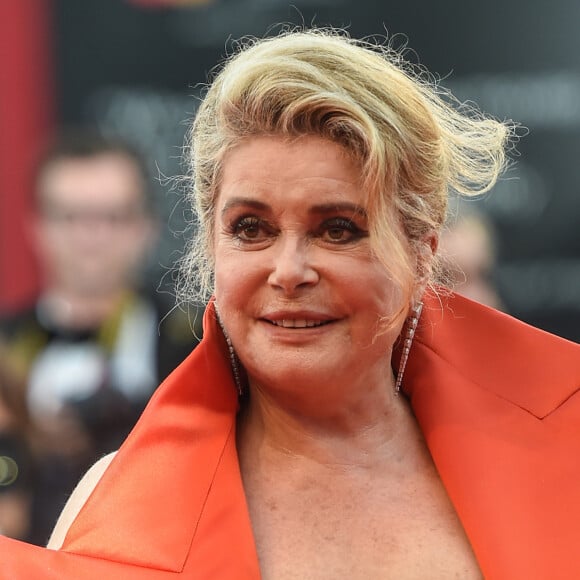 Catherine Deneuve lors de la projection du film "La Vérité" lors de la cérémonie d'ouverture du 76ème festival du film de Venise, la Mostra, sur le Lido au Palais du cinéma de Venise, Italie, le 28 août 2019.