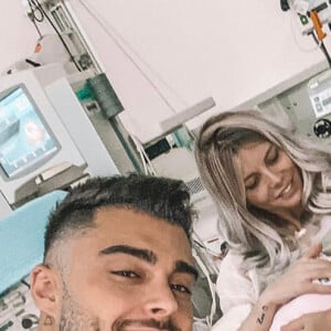 Jessica Thivenin et Thibault Garcia ont enfin pu tenir leur bébé Maylone dans les bras. Le 17 octobre 2019.