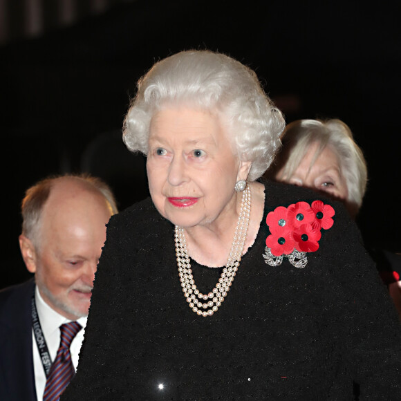 La reine Elisabeth II d'Angleterre - La famille royale assiste au Royal British Legion Festival of Remembrance au Royal Albert Hall à Kensington, Londres, le 9 novembre 2019.