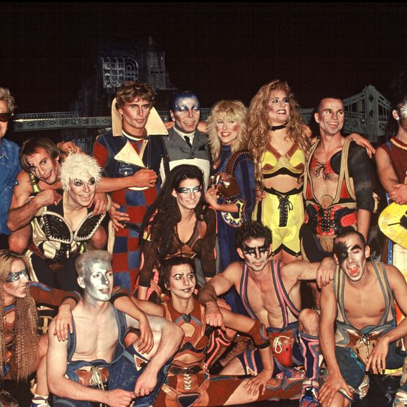 Archives - La troupe de l'opéra-rock "Starmania" au Théâtre Mogador à Paris. Patsy Gallant, Luc Plamondon, Jasmine Roy, Frank Sherbourne, Luce Dufault, Bruno Pelletier et Judith Berard. Paris. Le 28 septembre 1993.
