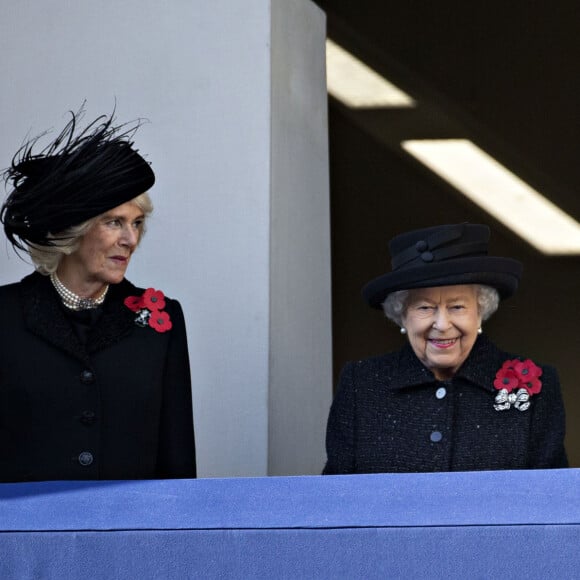 Camilla Parker Bowles, duchesse de Cornouailles, La reine Elisabeth II d'Angleterre, Catherine (Kate) Middleton, duchesse de Cambridge - La famille royale d'Angleterre lors du National Service of Remembrance à Londres le 10 novembre 2019.