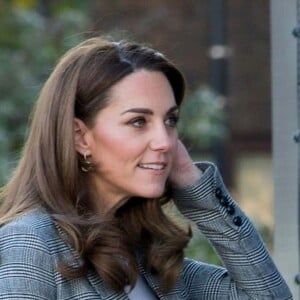 Kate Middleton lors de l'événement organisé par l'association "Shout" pour le lancement de leur nouveau système de volontariat au théâtre "Troubadour White City" à Londres, le 12 novembre 2019.