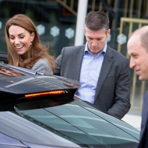 Kate Middleton et le prince William lors de l'événement organisé par l'association "Shout" pour le lancement de leur nouveau système de volontariat au théâtre "Troubadour White City" à Londres, le 12 novembre 2019.