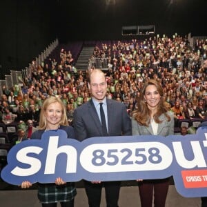 Kate Middleton et le prince William lors de l'événement organisé par l'association "Shout" pour le lancement de leur nouveau système de volontariat au théâtre "Troubadour White City" à Londres, le 12 novembre 2019.