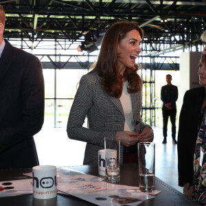 Kate Middleton et le prince William lors de l'événement organisé par l'association "Shout" pour le lancement de leur nouveau système de volontariat au théâtre "Troubadour White City" à Londres, le 12 novembre 2019.