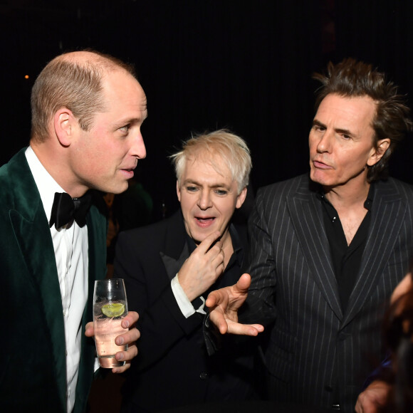 Le prince William, duc de Cambridge entouré de Nick Rhodes, John Taylor et Simon Le Bon du groupe Duran Duran (groupe préféré de la princesse Diana) lors d'un gala à l'occasion du 50ème anniversaire de Centrepoint, à la Roundhouse de Camden, dans le nord de Londres, le 13 novembre 2019.