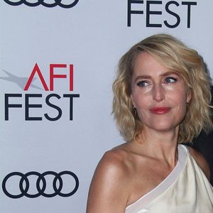 Gillian Anderson, Peter Morgan - Soirée de présentation de la saison 3 de la série "The Crown" dans le cadre du AFI FEST 2019 au TCL Chinese Theatre à Hollywood, Los Angeles, le 16 novembre 2019.