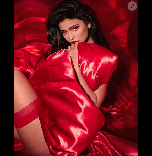 Kylie Jenner lance la collection de fin d'année de Kylie Cosmetics. Novembre 2019.