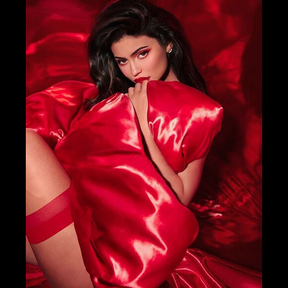 Kylie Jenner lance la collection de fin d'année de Kylie Cosmetics. Novembre 2019.